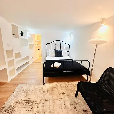 Flat, Location In Town Lissabon