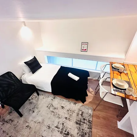 Flat, Location In Town * Lissabon