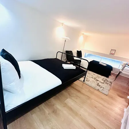 Flat, Location In Town Appartement